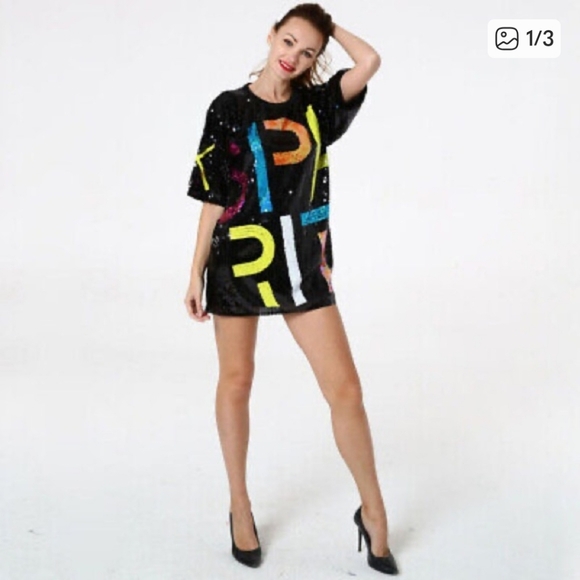 Souk +Sophia Dresses & Skirts - Souk + Sephia Sequin T-shirt Dress Size S